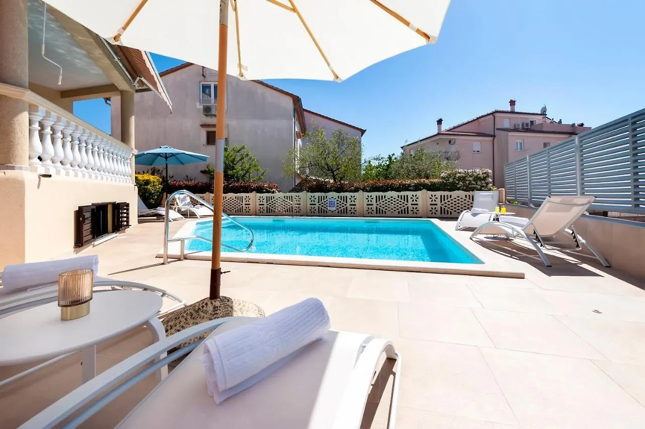 Villa Allegria روفينج بيت ضيافة