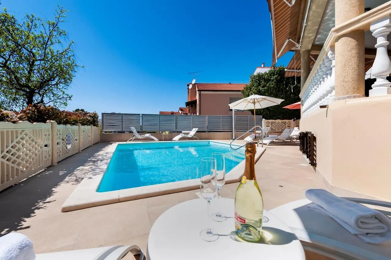 *** بيت ضيافة Villa Allegria روفينج كرواتيا